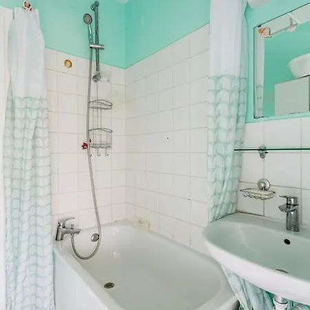 דירה Double Bedroom With Shared Kitchen & Bathroom, Paris *