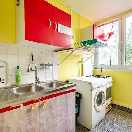 Double Bedroom With Shared Kitchen & Bathroom, Paris