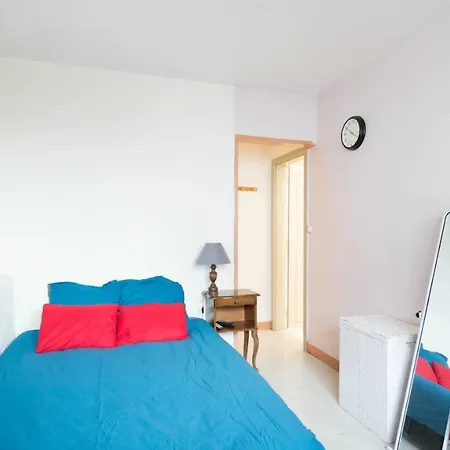 Double Bedroom With Shared Kitchen & Bathroom, Paris